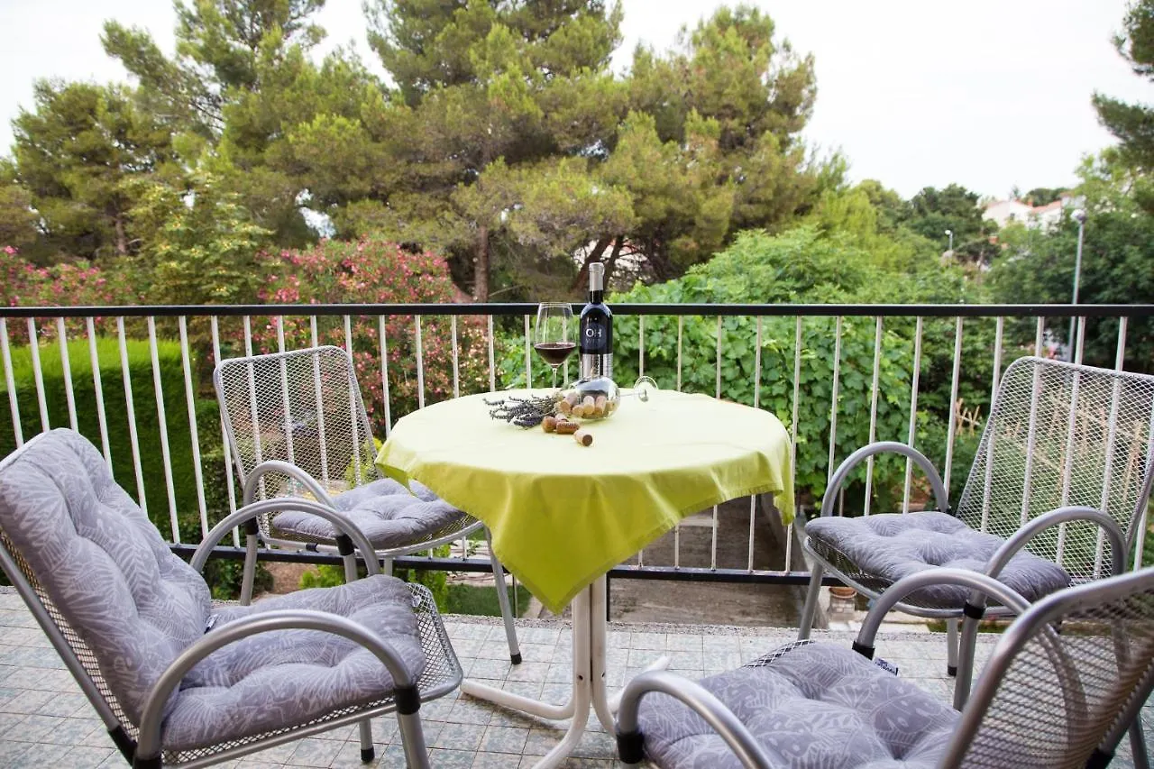 Apartmani Nena I Branko Premantura 0*,  Kroatien